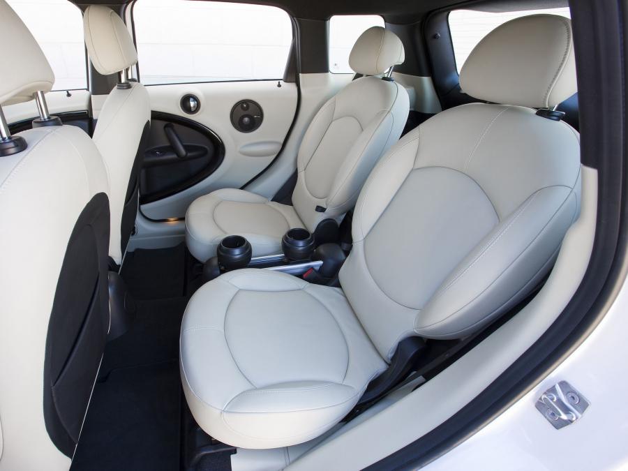  Mini Cooper Countryman S All4 2010 года  (US) (фото 2 из 37)